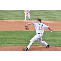 Willmar Stingers pitcher Louie Varland