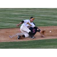 A close play at second betweent the Willmar Stingers and Waterloo Bucks