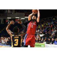 Cape Breton Highlanders guard Aaron Redpath takes a shot against the London Lightning