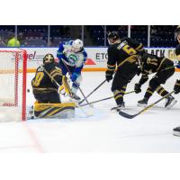 Brandon Wheat Kings goaltender Ethan Kruger vs. the Swift Current Broncos