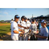 Fond du Lac Dock Spiders hand out autographs