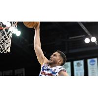 Cleveland Charge forward Pete Nance dunks