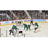 Adirondack Thunder take on the Maine Mariners