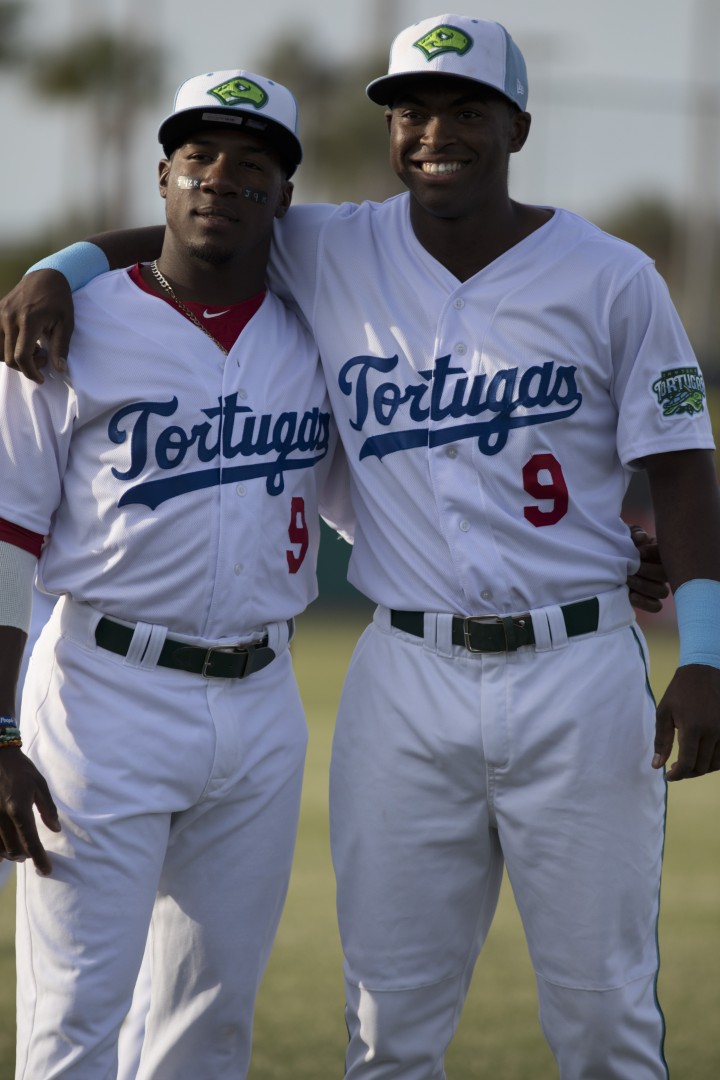 jackie robinson jersey number