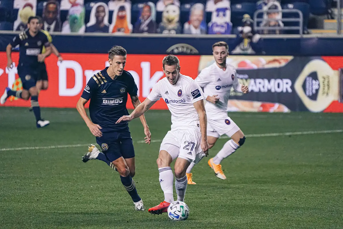 10 Man Chicago Fire Narrowly Falls 2 1 To Philadelphia Union At Subaru Park Oursports Central