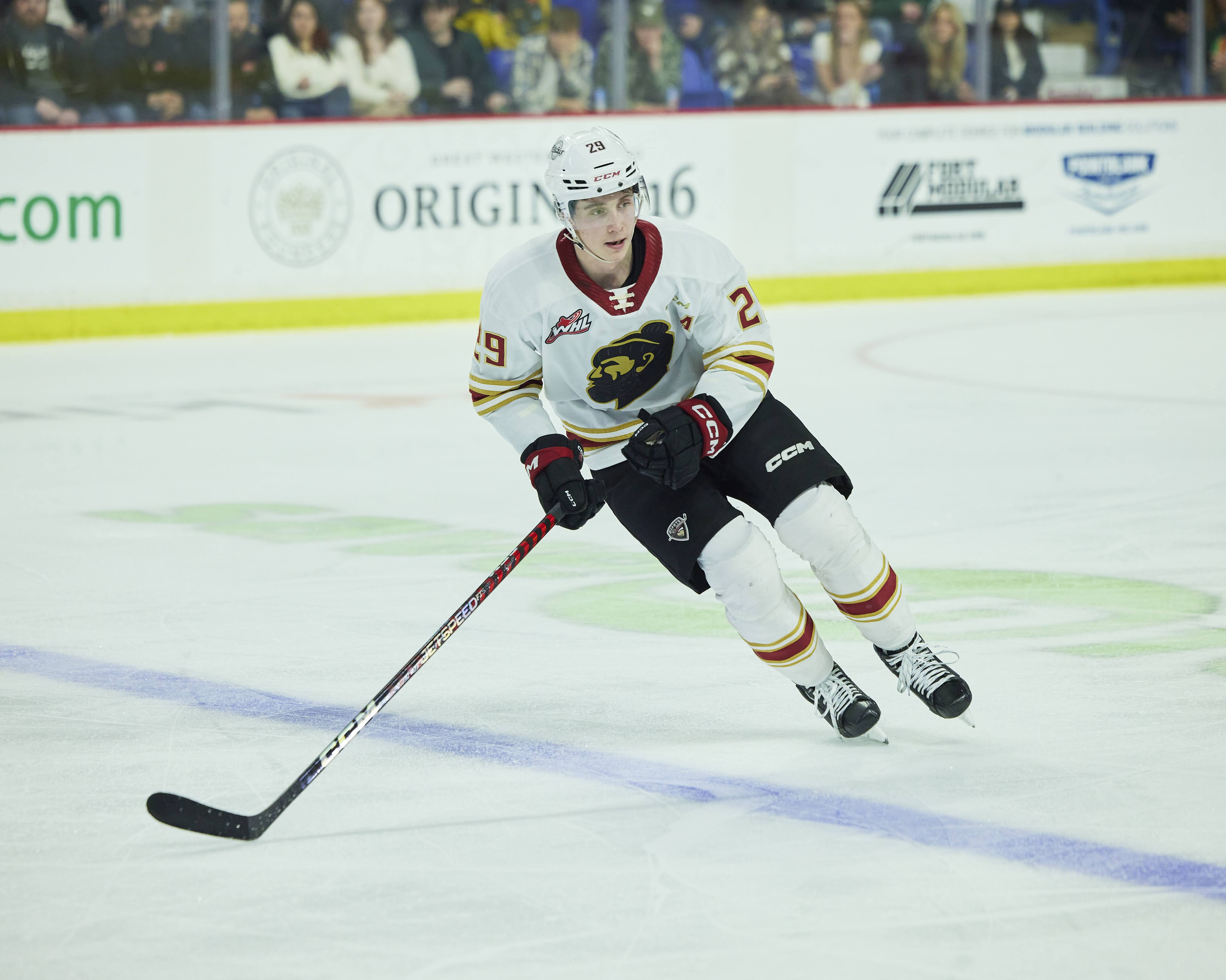 Flames select winger Samuel Honzek in first round of NHL Draft