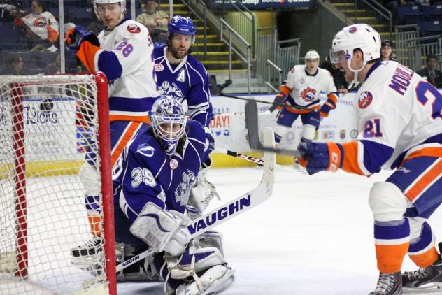 Bridgeport Sound Tigers vs. Syracuse Crunch