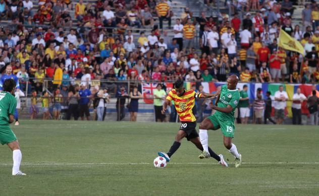 Fort Lauderdale Strikers Leo Moura vs. New York Cosmos Marcos Senna