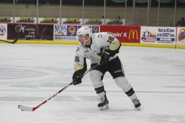 Derek Army of the Wheeling Nailers