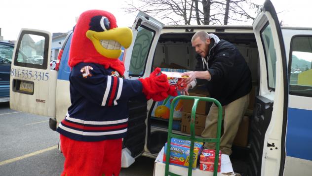 Johnstown Hockeyville Food Drive