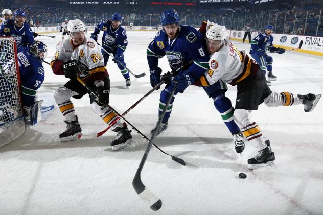 Chicago Wolves vs. Utica Comets