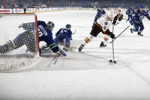 Chicago Wolves vs. Utica Comets