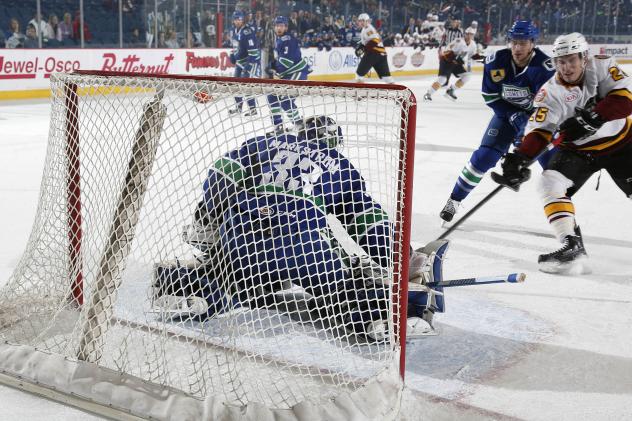 Chicago Wolves vs. Utica Comets