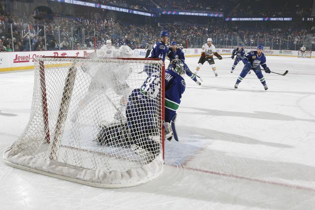 Chicago Wolves vs. Utica Comets