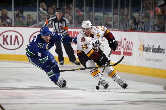 Chicago Wolves vs. Utica Comets