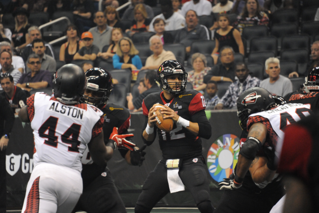 Orlando Predators QB Randy Hippeard vs. the Clevelad Gladiators