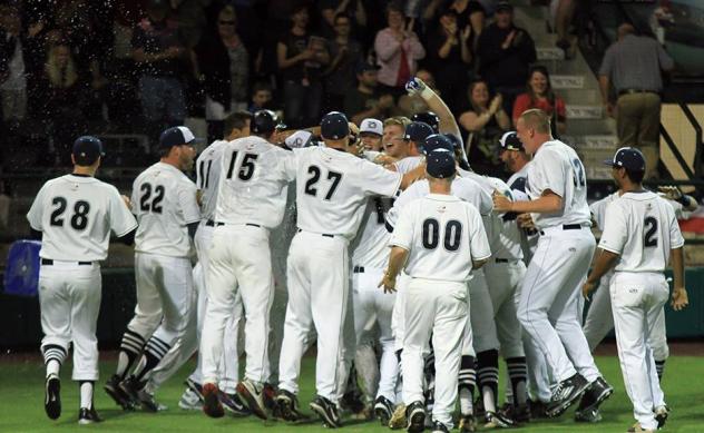 Duluth Huskies Celebrate Opening Night Win