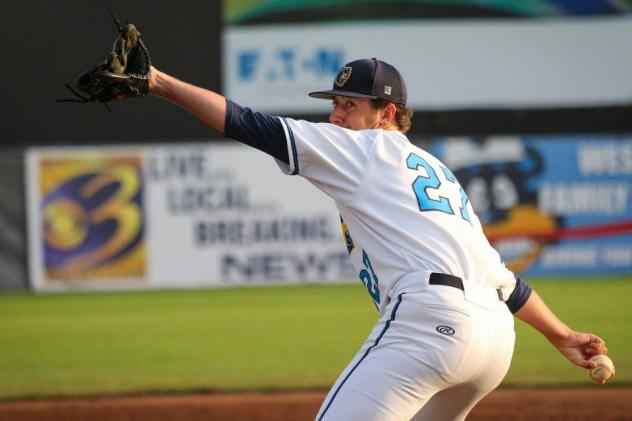 Kalamazoo Growlers Pitcher Shane Bryant