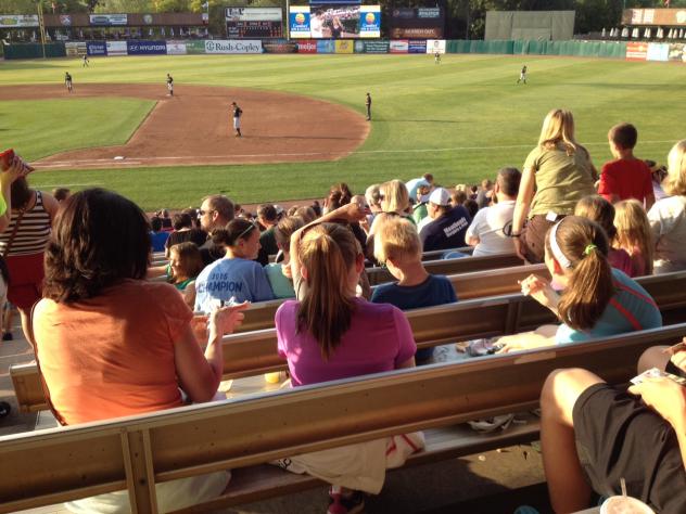Kane County Cougars Fans Enjoy One Cent Wiener Wednesday