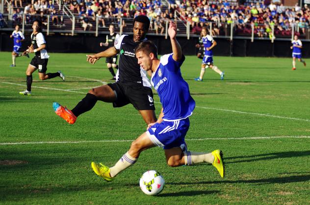 Pittsburgh Riverhounds Defender Mike Green vs. the Charlotte Independence