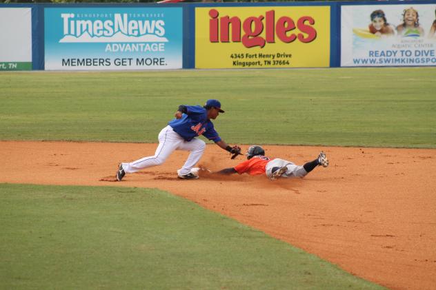 Osvaldo Duarte of the Greeneville Astros Steals Second