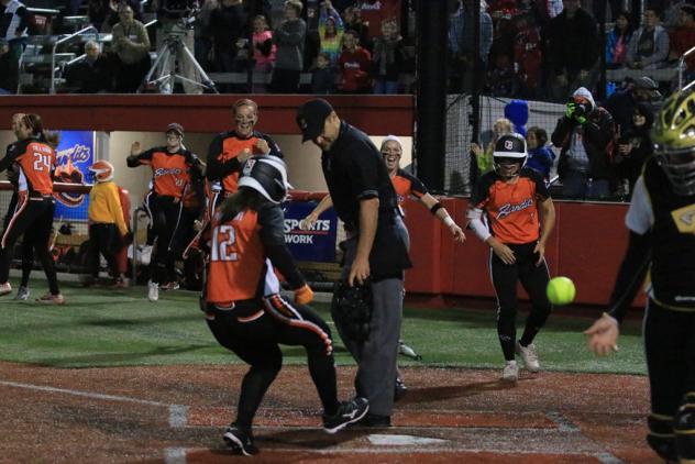 Amber Patton Scores Winning Run for the Chicago Bandits