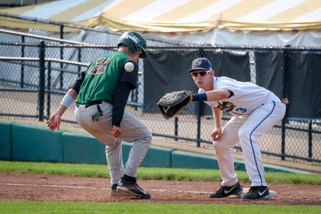 Jordan Stading of the Kalamazoo Growlers Prepares to Catch a Throw