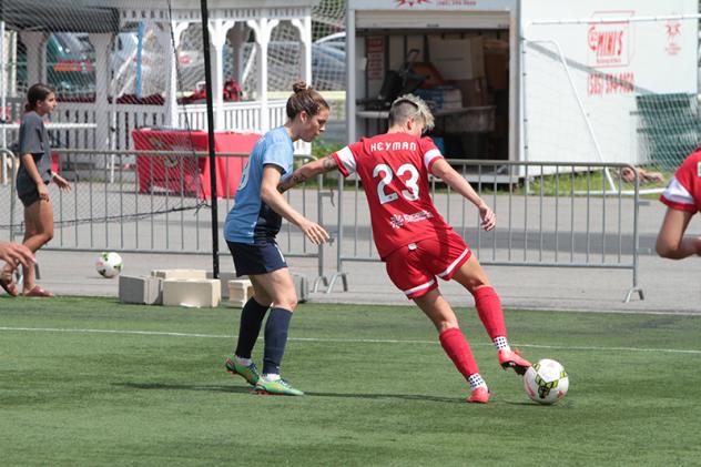 Michelle Heyman of the Western New York vs. Kelley O'Hara of Sky Blue FC