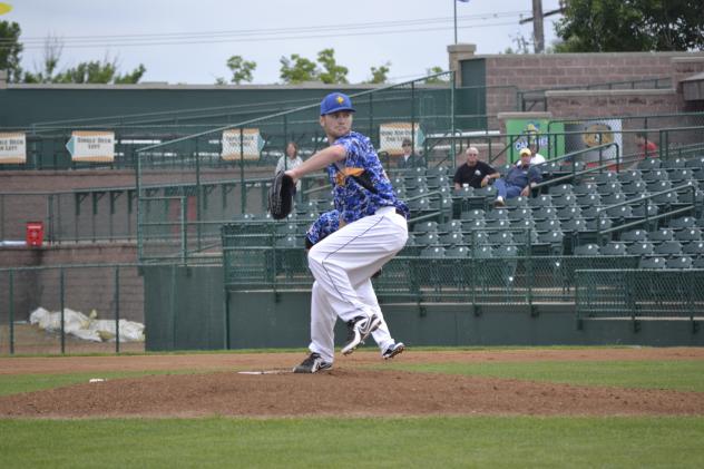 Sioux Falls Canaries Pitcher Stephen Bougher