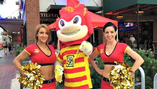 Fort Lauderdale Strikers Chearleaders and Mascot