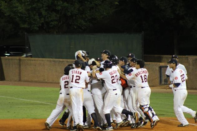 Greeneville Astros Celebrate Walk-Off Win in 10th Inning