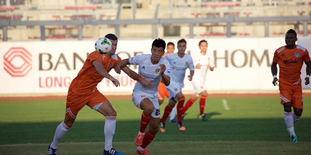 Long Tan of Arizona United SC Races for the Ball vs. Tulsa Roughnecks FC