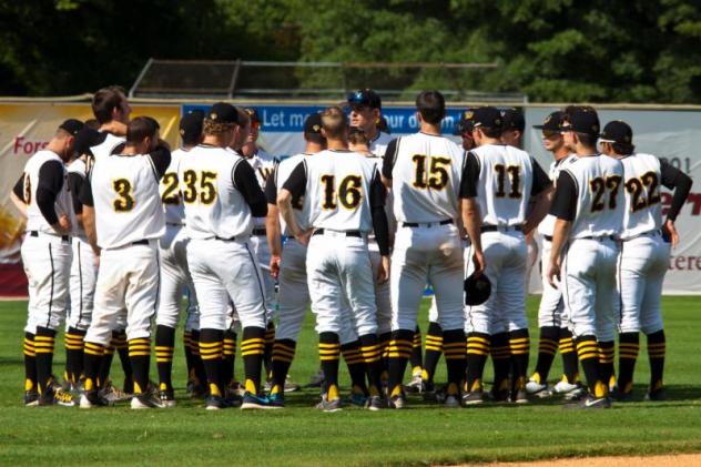 Wilson Tobs Huddle