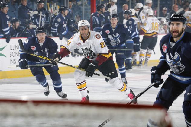 Scooter Vaughan of the Chicago Wolves vs. the Manitoba Moose