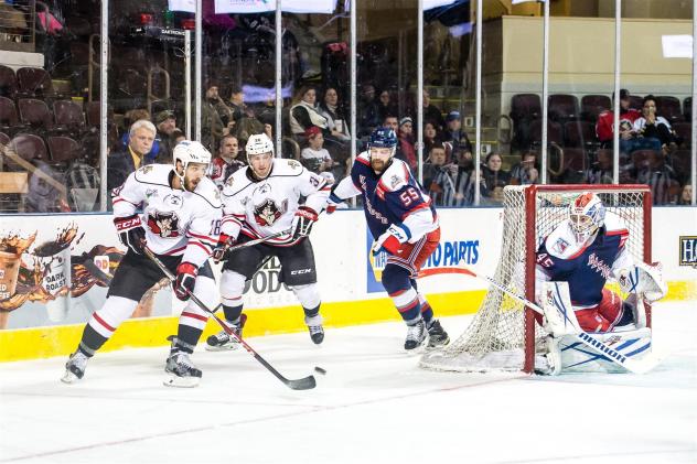 Portland Pirates Skate in on Hartford Wolf Pack Goaltender