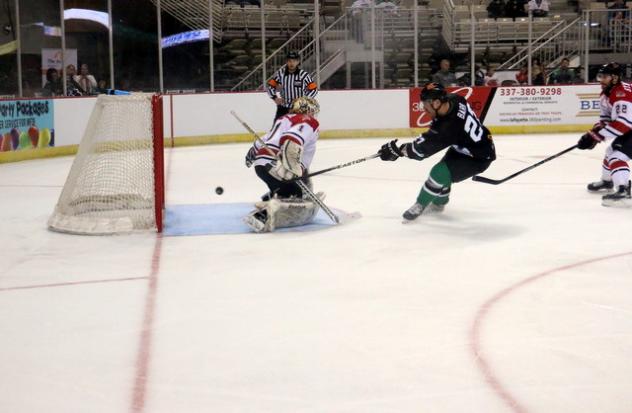 Louisiana IceGators Score against the Fayetteville FireAntz
