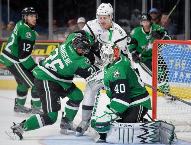 Texas Stars Defend against the San Antonio Rampage