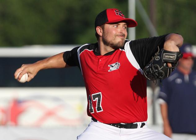 Sioux City Explorers Pitcher Patrick Johnson in Action