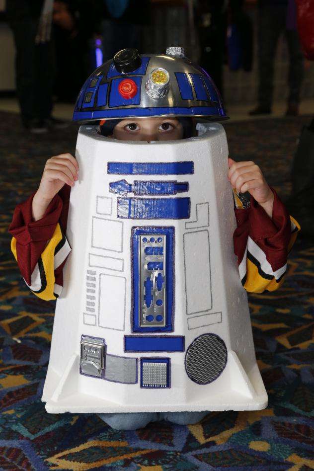 Chicago Wolves Star Wars Day R2-D2