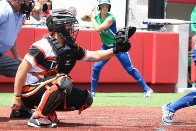 Chicago Bandits Catcher Taylor Edwards Behind the Plate