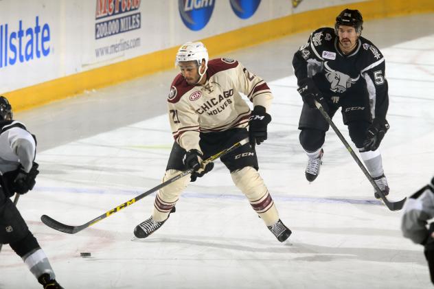 Chicago Wolves Defenseman Scooter Vaughan vs. the San Antonio Rampage