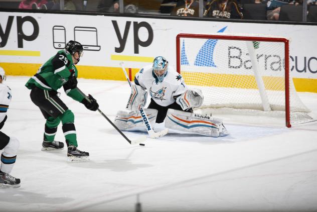 Texas Stars Take a Shot vs. the San Jose Barracuda