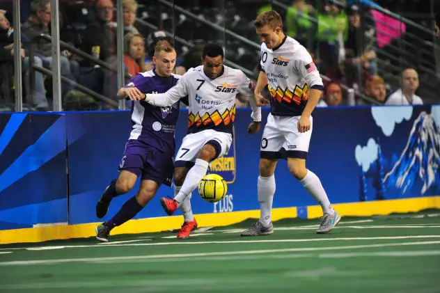 Tacoma Stars Control the Ball vs. the Dallas Sidekicks