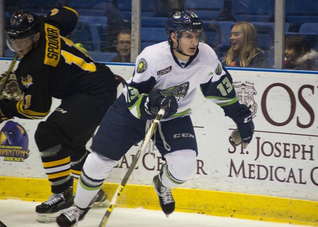 Jake Slaker of the Bloomington Thunder vs. the Green Bay Gamblers