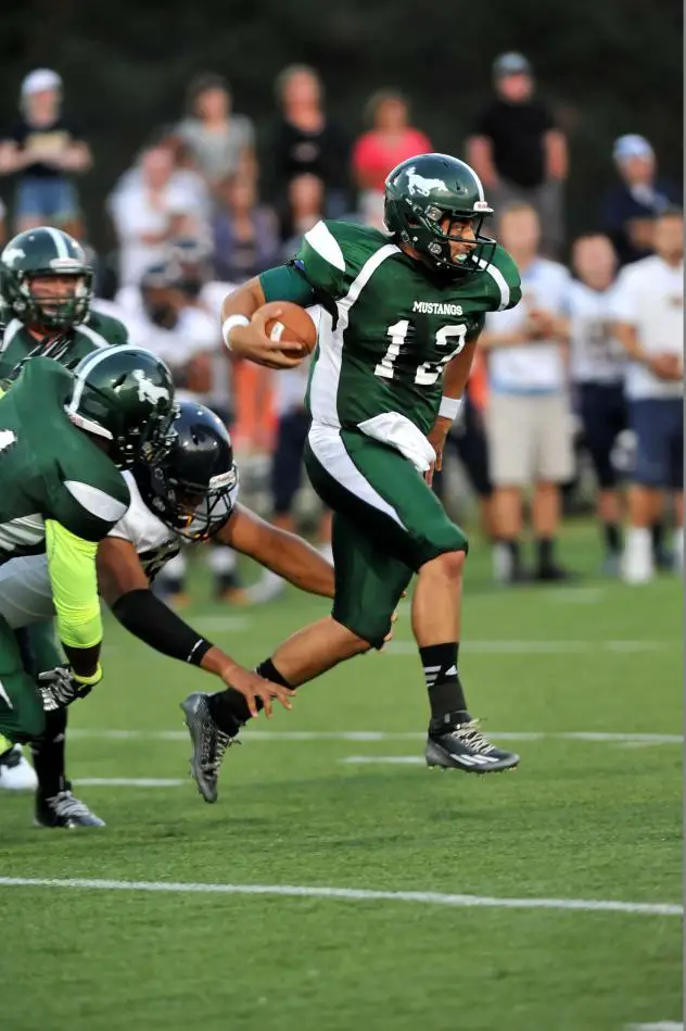 Cedar Rapids Titans Signee, Quarterback Jawad Yatim