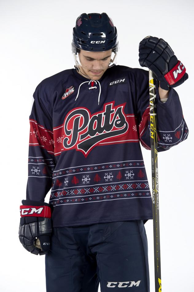 Regina Pats Christmas Sweater Jersey