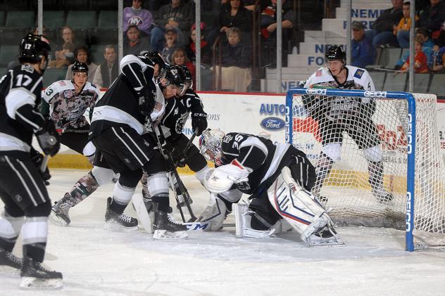Manchester Monarchs Battle Adirondack Thunder for the Puck