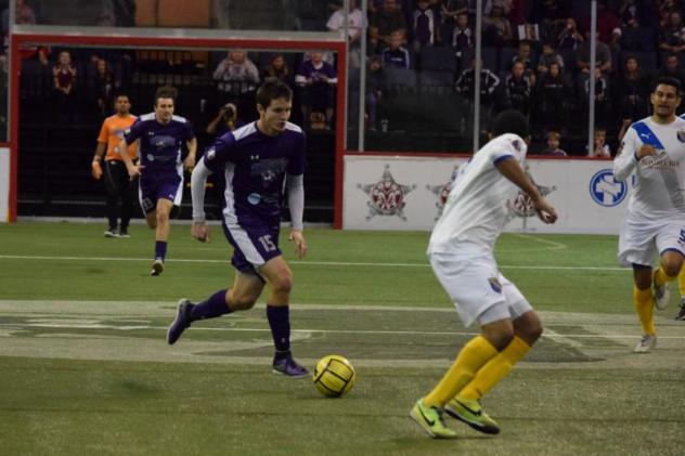 Dallas Sidekicks Race Upfield vs. the San Diego Sockers