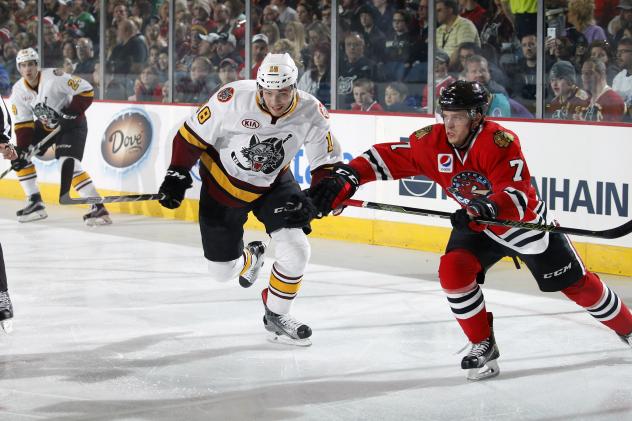 Chicago Wolves LW Yannick Veilleux vs. the Rockford IceHogs