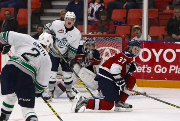 Tri-City Americans Defend against the Seattle Thunderbirds